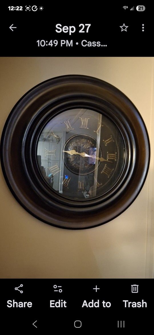 Lrg Walnut Wooden Clock