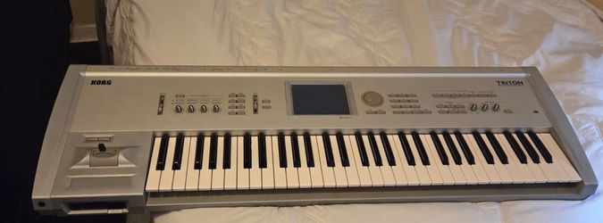 Korg triton