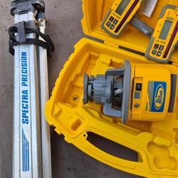 Spectra Laser Level LL500