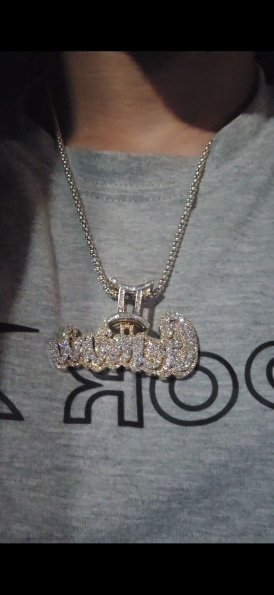 10k gold diamond pendant 