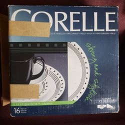 New Corelle 16 Piece Set