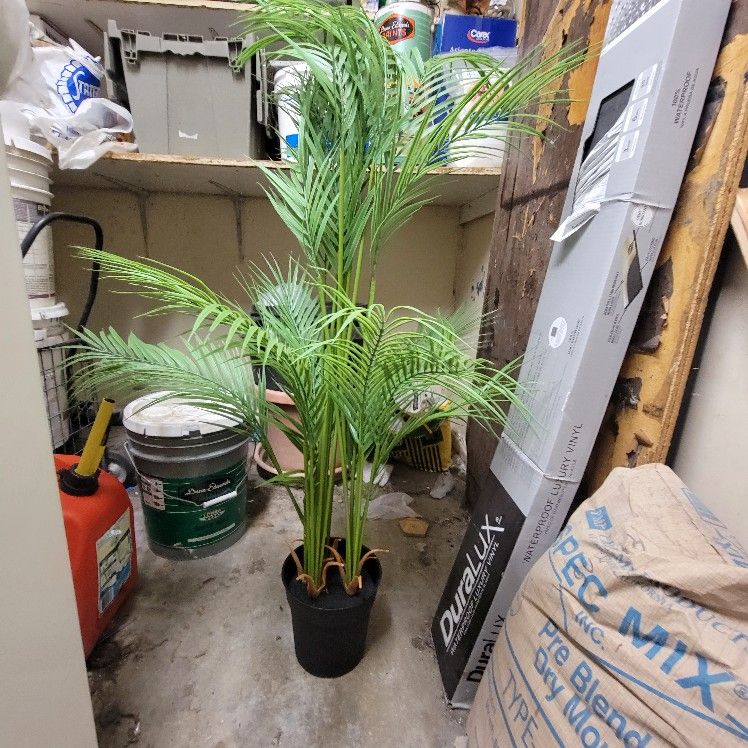 Fake Plant From Ikea [FEJKA]