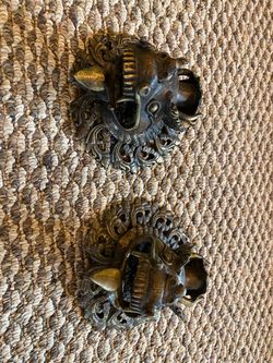 Dragon candle holder