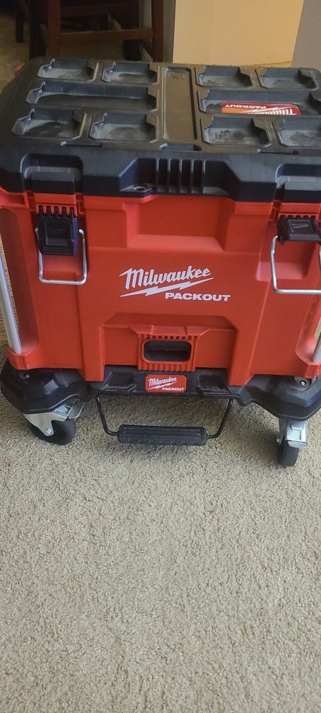 Milwaukee Packout Fuel M18