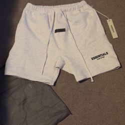 essential Shorts