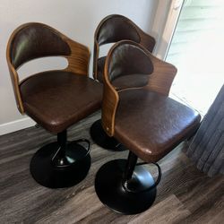 Daluvenix Set Of 3 Wooded Upholstery Barstools 
