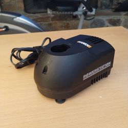 Like New Worx 18V NiCd Battery Charger C1817A005
