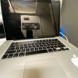 MacBook Laptop
