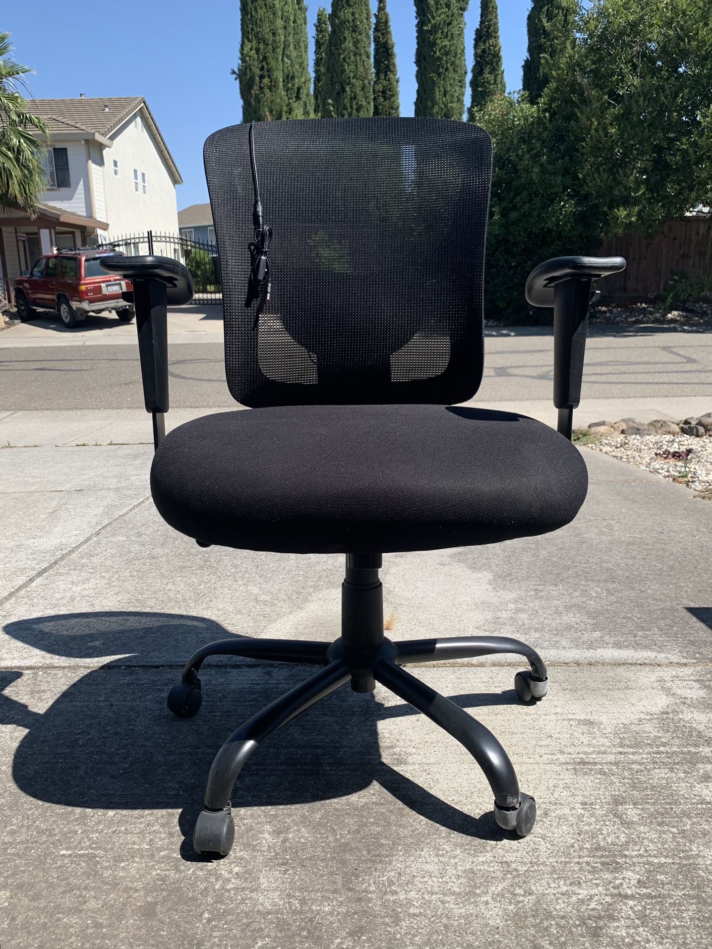 Big and Tall Office Chair 400lbs Wide Seat with Lumbar Support Adjustable Arms and Electric massage pad