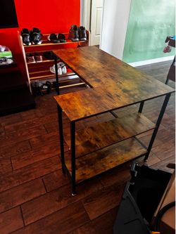 Computer table