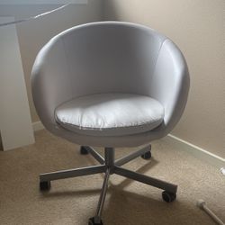 White Office Chair Free