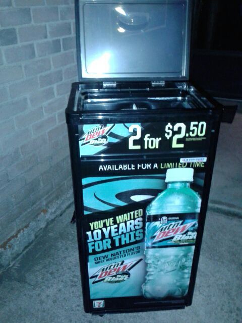 NEW AND NICE! Coolpoint AHT Bottle Cooler