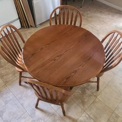 Beautiful Heavy Oak Table & 4 Chairs