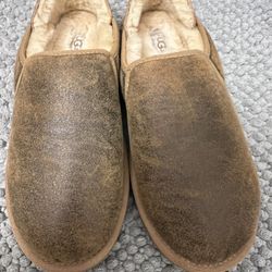 New Ugg Women slip-on Size 8