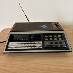 Vintage General Electric AM FM Weather TV Alarm Clock Radio Model 7-4687B