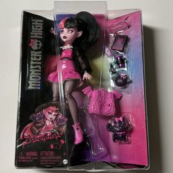 Monster High Draculaura Vampire - Open Box (Box Wear)
