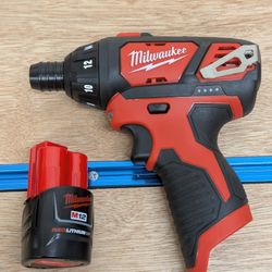 Milwaukee M12 Screwdriver W/2AH Battery NEW 