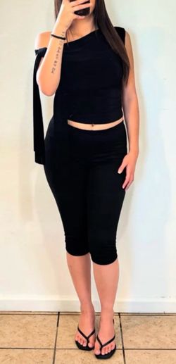 Black Capris