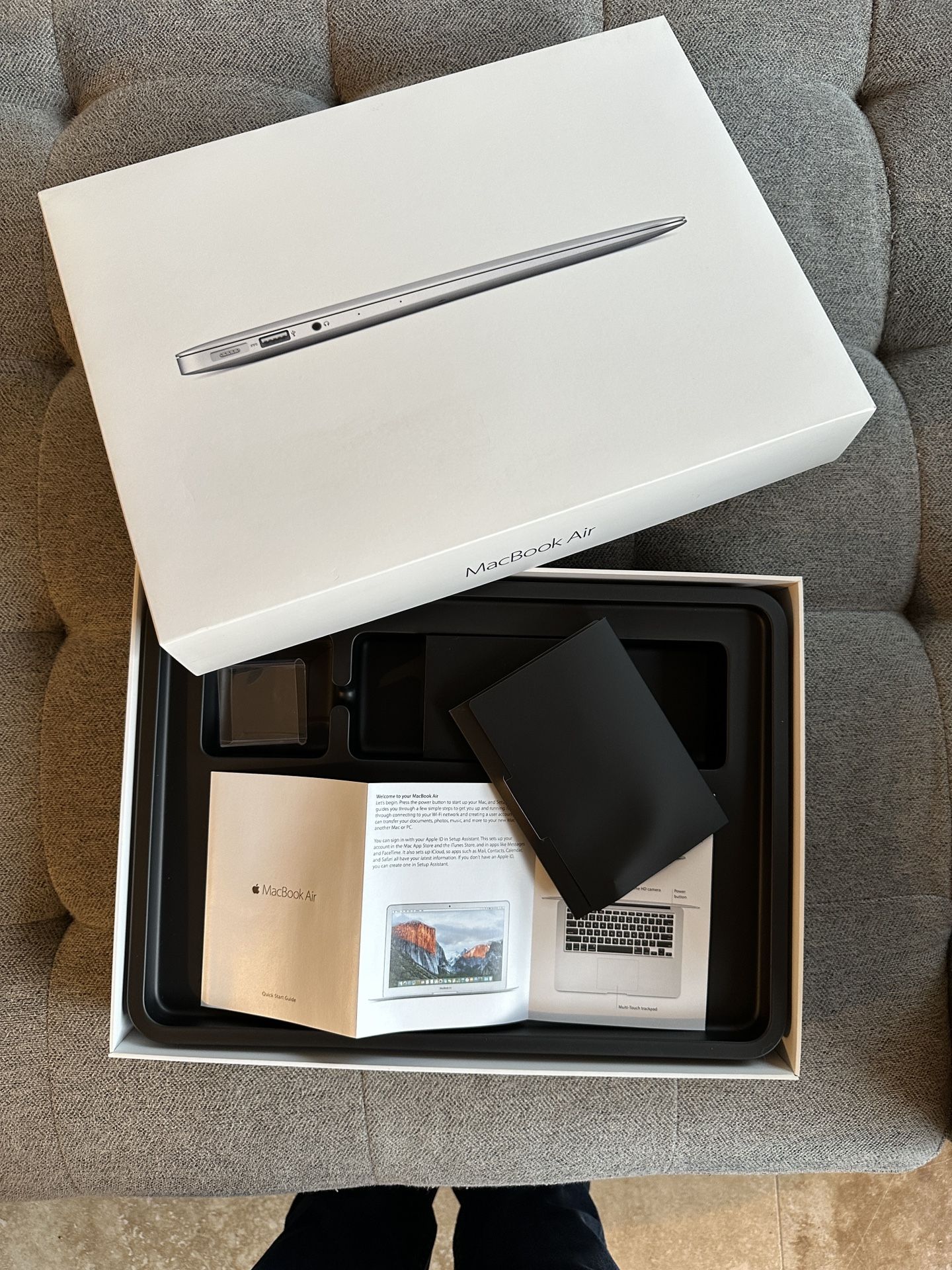 2 MacBook Air Boxes 13-15’