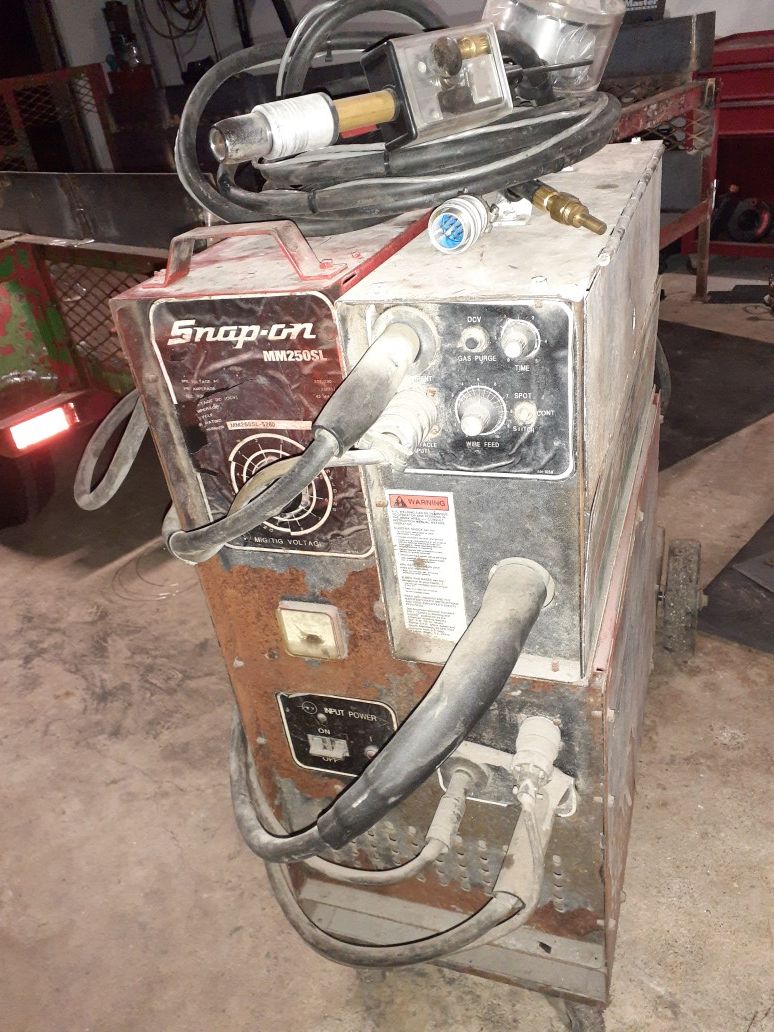 Snap on welding machine mm250sl works perfect for Sale in Houston, TX