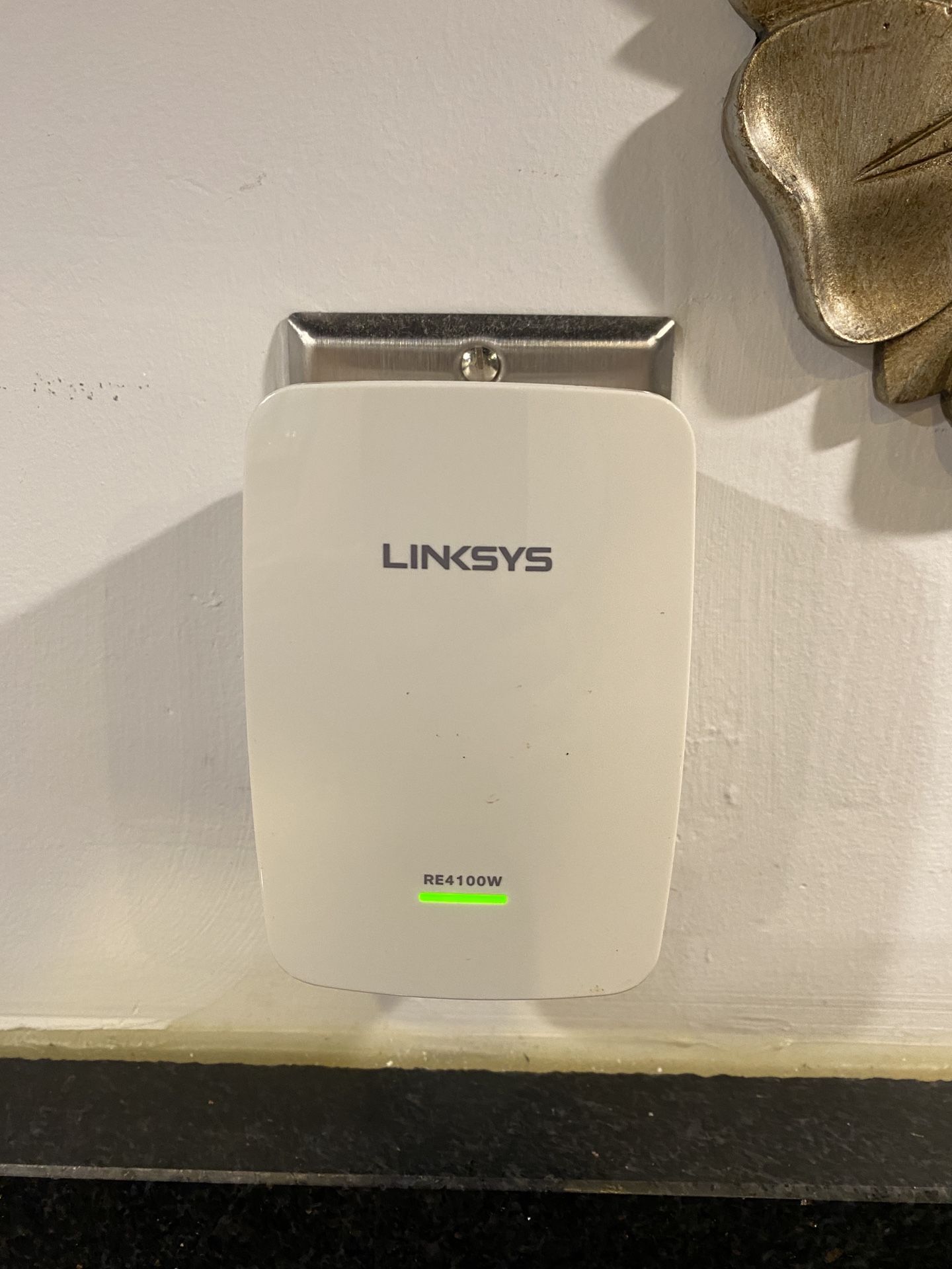 Linksys RE4100W N600 Wireless Dual Band Wi-Fi router Range Extender