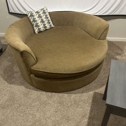 Free Love Seat