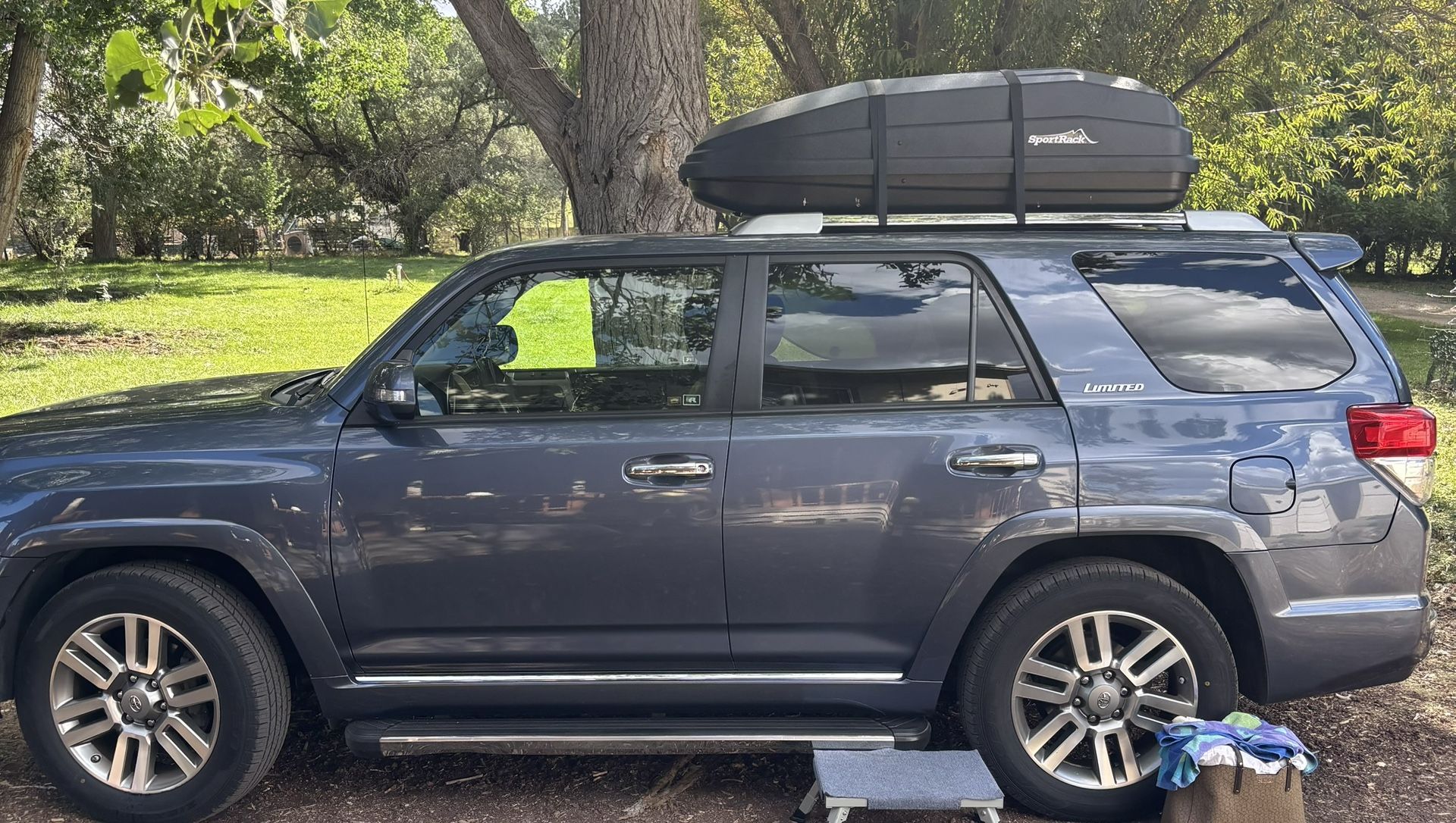 SportRack Vista XL Cargo Box, Black
