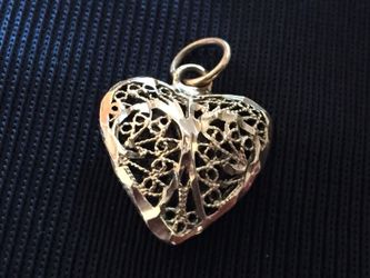 14k solid gold fancy heart pendants