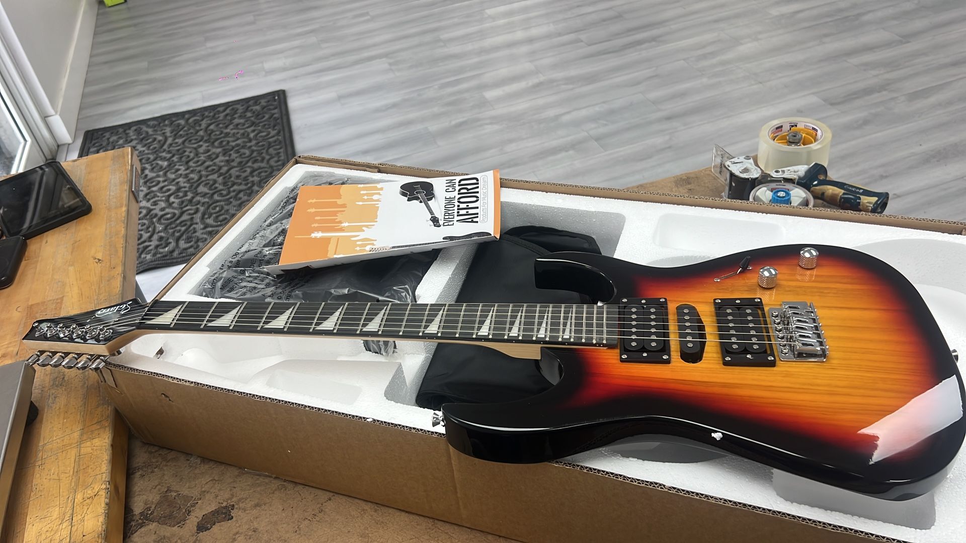 Electric Guitar with 20W Amp