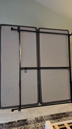 King bedframe and box spring