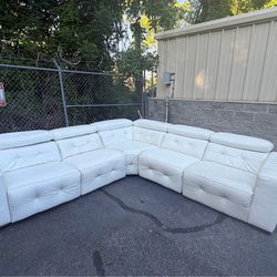 Beautiful Real Leather Reclining Sectional ( Delivery Available)
