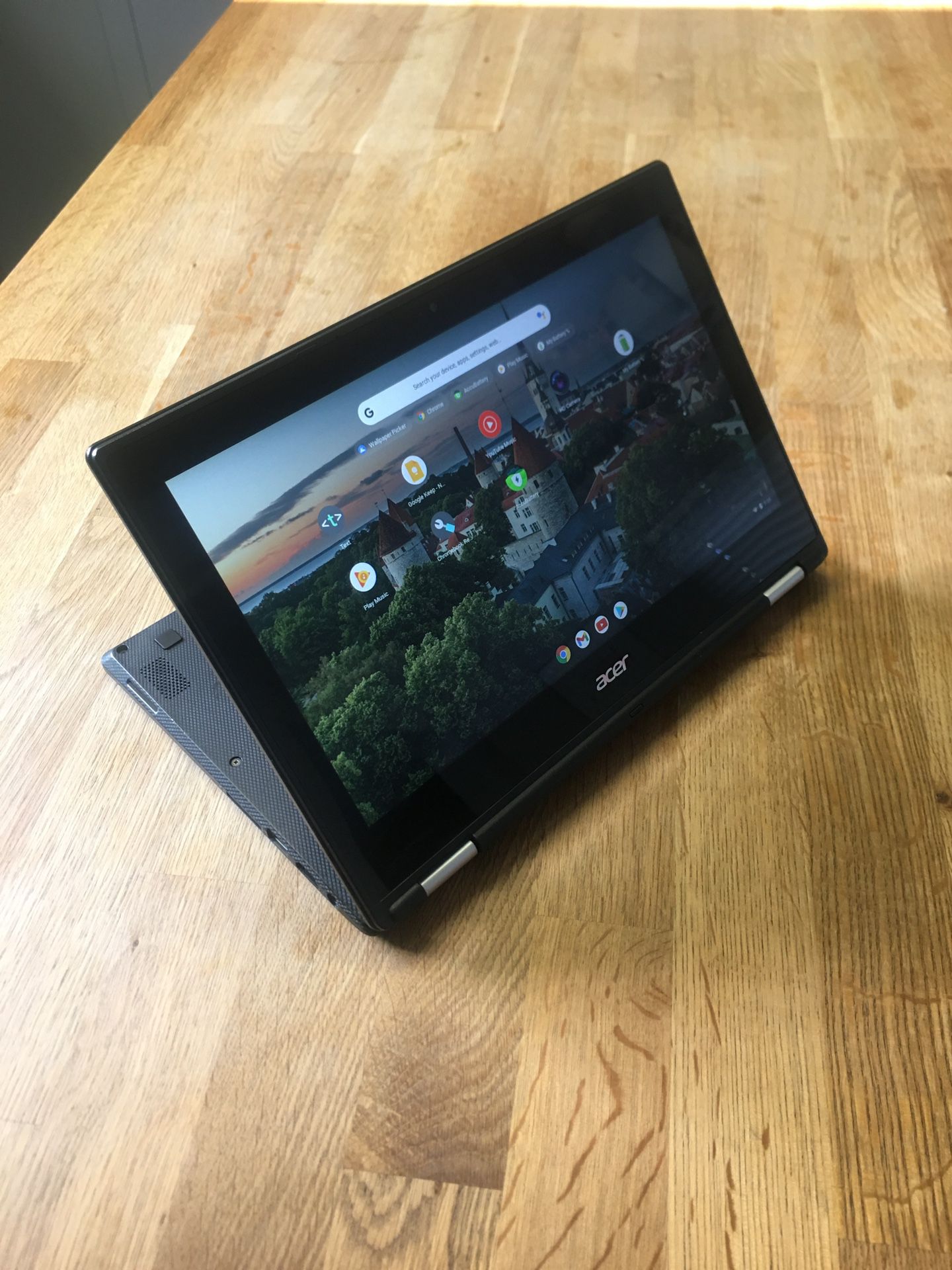 Chromebook - Touchscreen  / Turns Into A Tablet / Acer