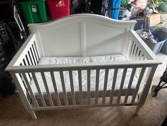 ChildCraft  Camden 4-in-1 Convertible Crib