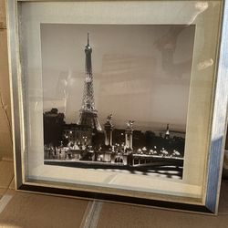 FANCY WALL FRAME AND PARIS TOWER POSTER