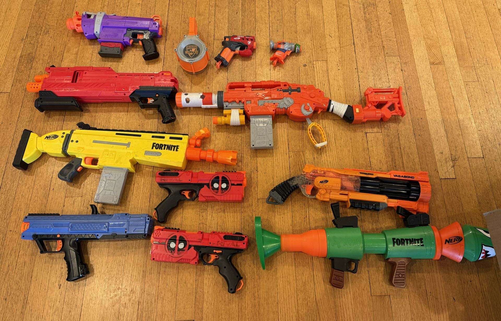 Lot Of Nerf Guns 