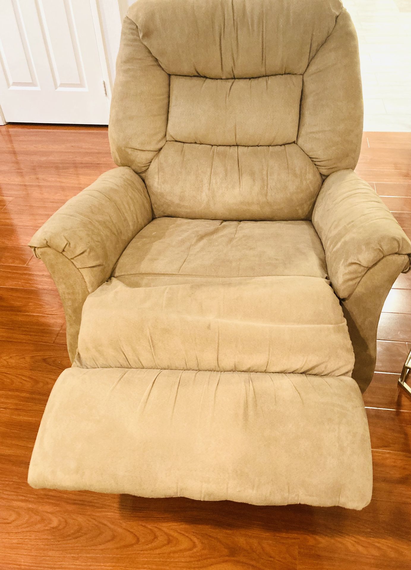 Recliner Chair-clean & perfect condition 