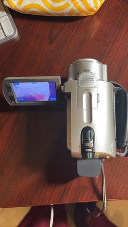 Sony Handycam DCR-SR200 Digital Camcorder - Works Great + Charger + Bag