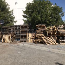 Pallets $1