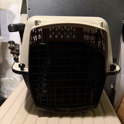 Small dog or cat carrier kennel cage crate 
