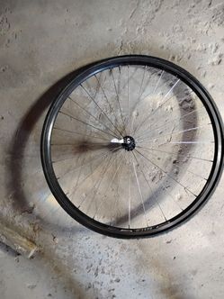 Lightweight quick release front wheel