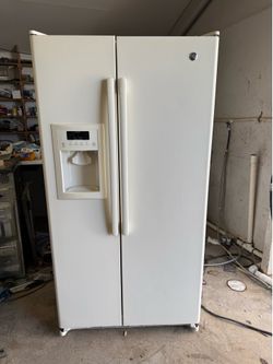 GE REFRIGERATOR