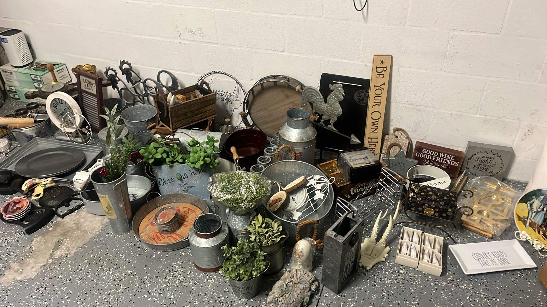 HUGE GARAGE SALE!!! Lots Of Brand New Ítems With Great Retail Value!! 