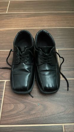 Sonoma Boys dress shoes size 4 Med
