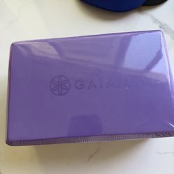 Gaiam Yoga Block - Supportive Latex-Free Eva Foam - Soft Non-Slip Surface with Beveled Edges for Yoga, Pilates, Meditation