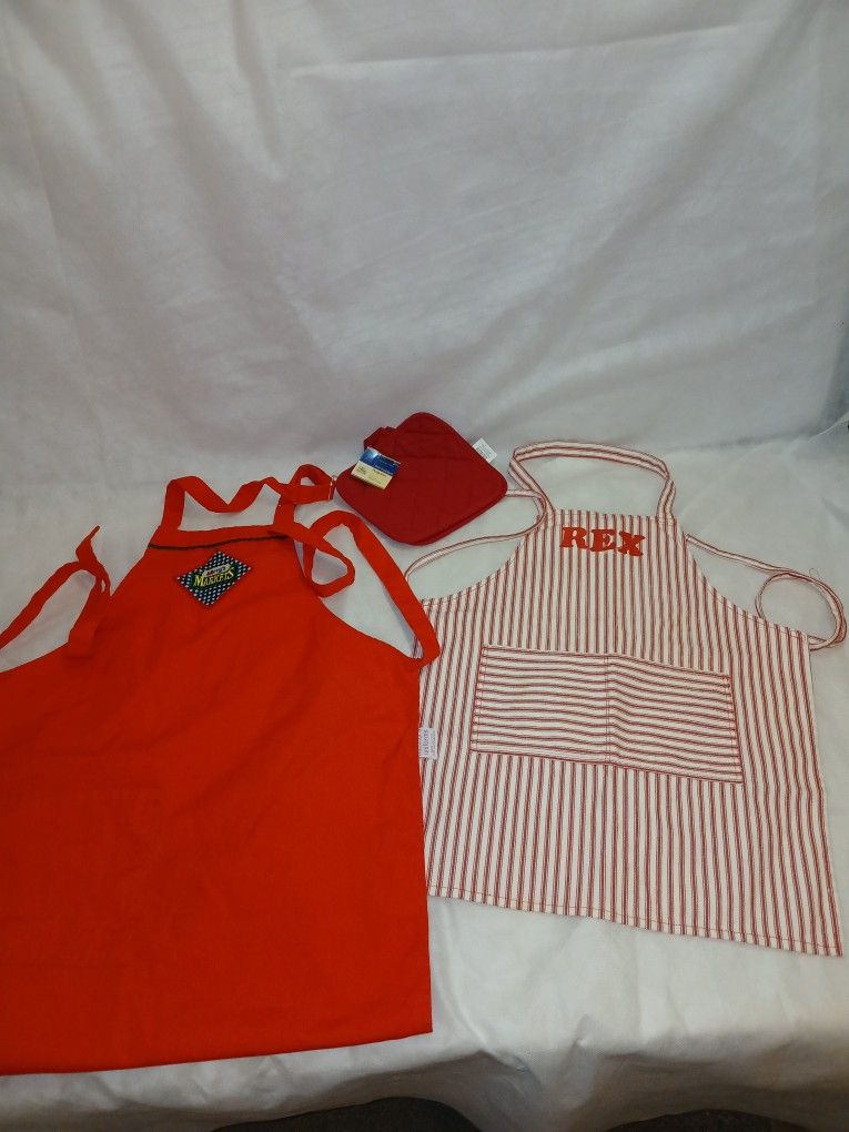 Xmass Apron and Holding Pots