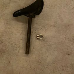 Schwinn Bike Seat With Piece To Secure It