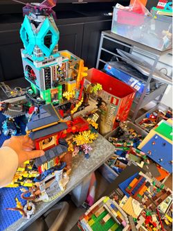LEGO Ninjago Building incomplete - along with many random Legos