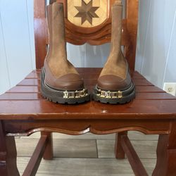 Selling Sandro Boots In Excellent Conditions 