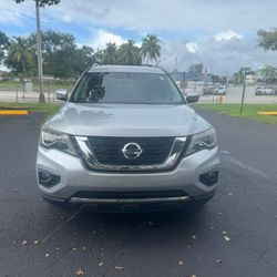 Nissan Pathfinder 2019