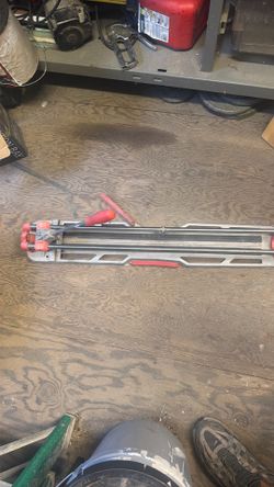 Tile cutter
